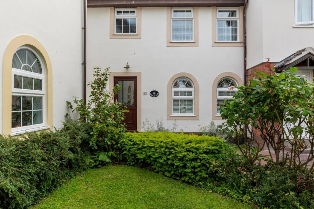 A Cheerful Three Bedroom House In Leafy Lytham Lytham St Annes Kültér fotó