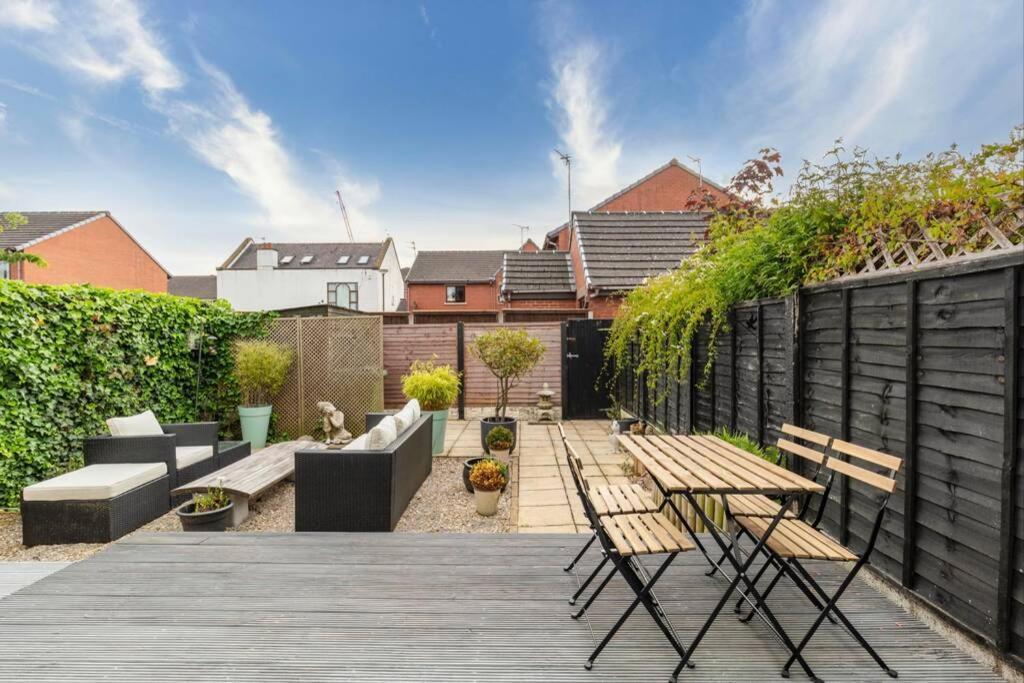 A Cheerful Three Bedroom House In Leafy Lytham Lytham St Annes Kültér fotó
